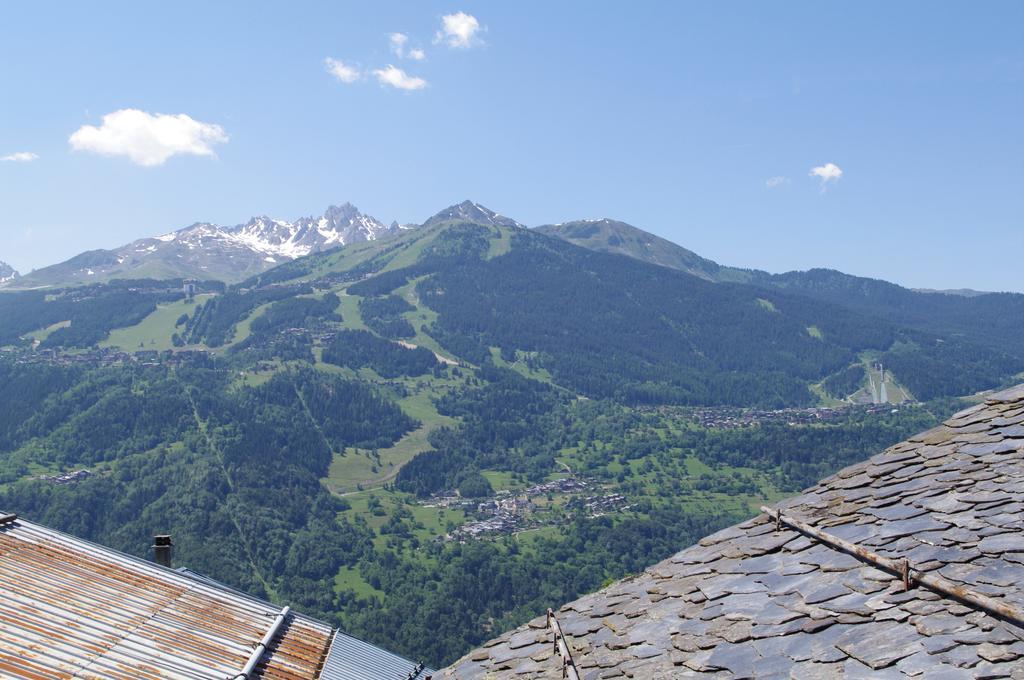 Appartement Dans Chalet De Montagne Bozel Habitación foto